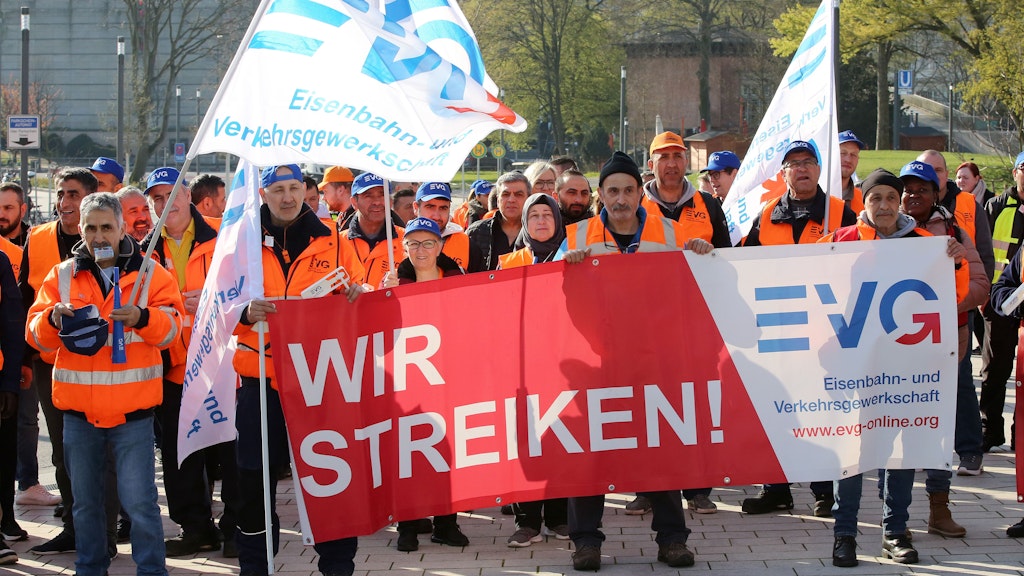 Warnstreiks der Eisenbahn- und Verkehrsgewerkschaft EVG – die Verhandlungsführer wollen zwölf Prozent mehr Lohn. 