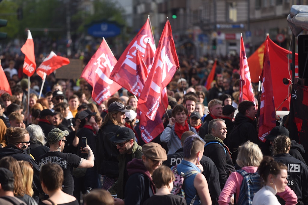 Die Revolutionäre 1. Mai-Demo ist gestartet.