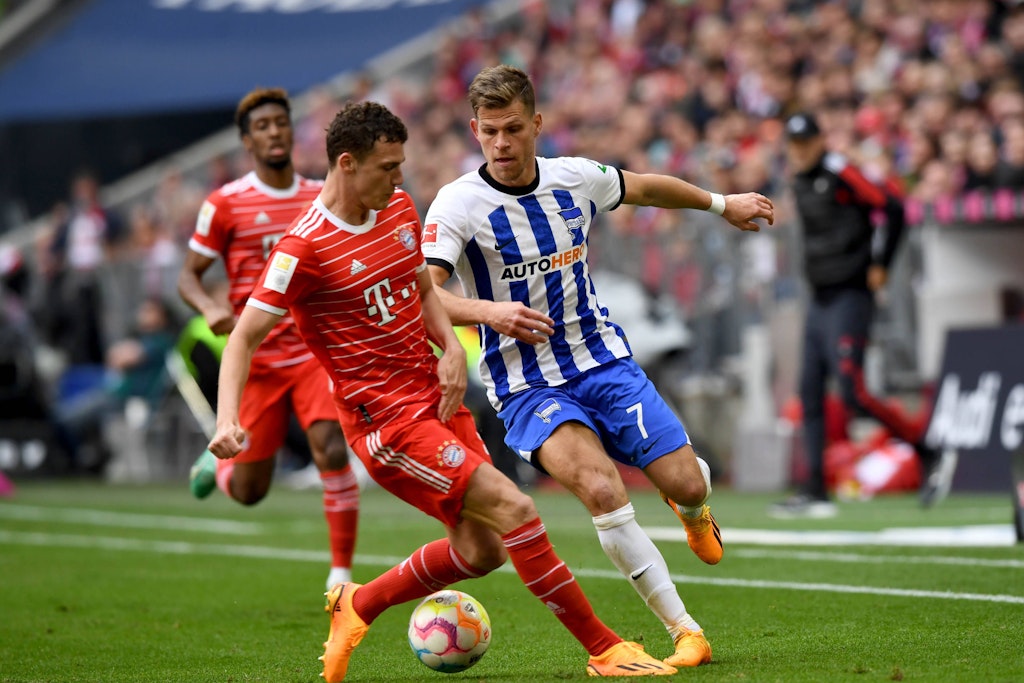 Angreifer Florian Niederlechner und seine Hertha-Kollegen müssen gegen Stuttgart deutlich mehr riskieren als gegen den FC Bayern.