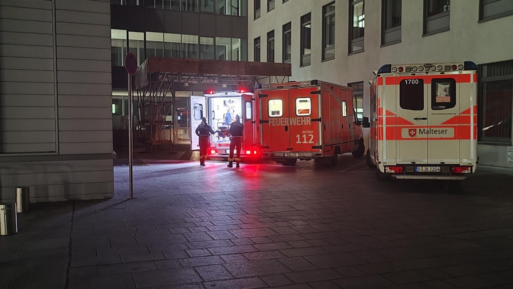 Stromausfall an der Charité in Mitte. Krankenwagen mussten andere Kliniken anfahren.