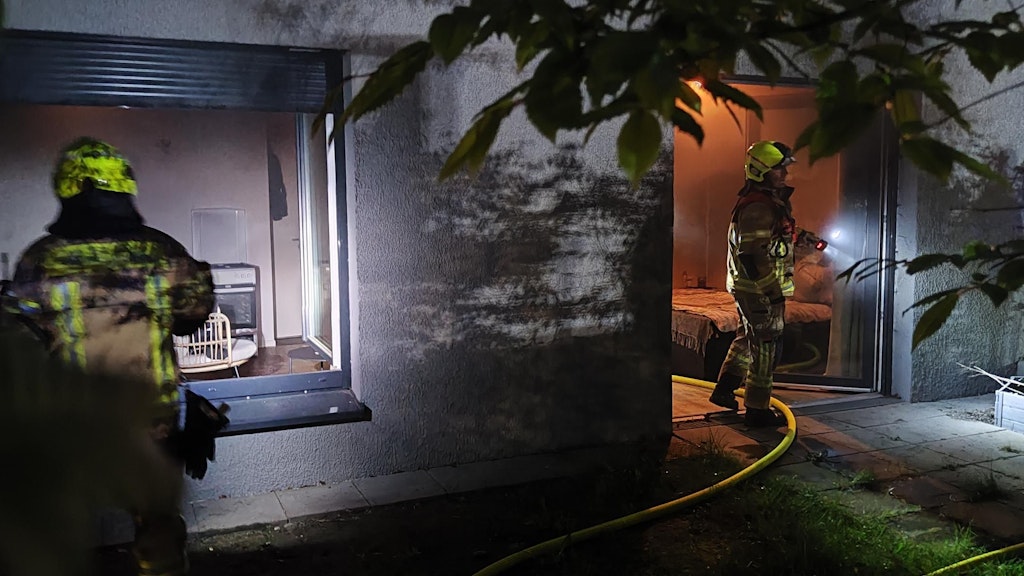 In Lichtenberg stand eine Wohnung im Erdgeschoss in Flammen.