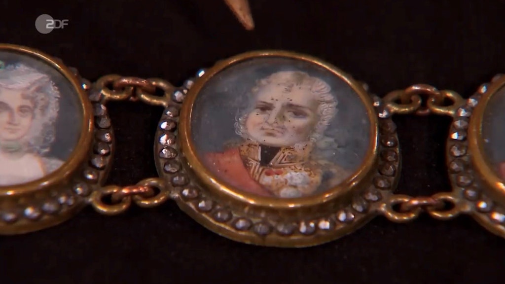 Das Armband bei „Bares für Rares“ zeigt die Königsfamilie von König Louis-Philippe aus Frankreich.