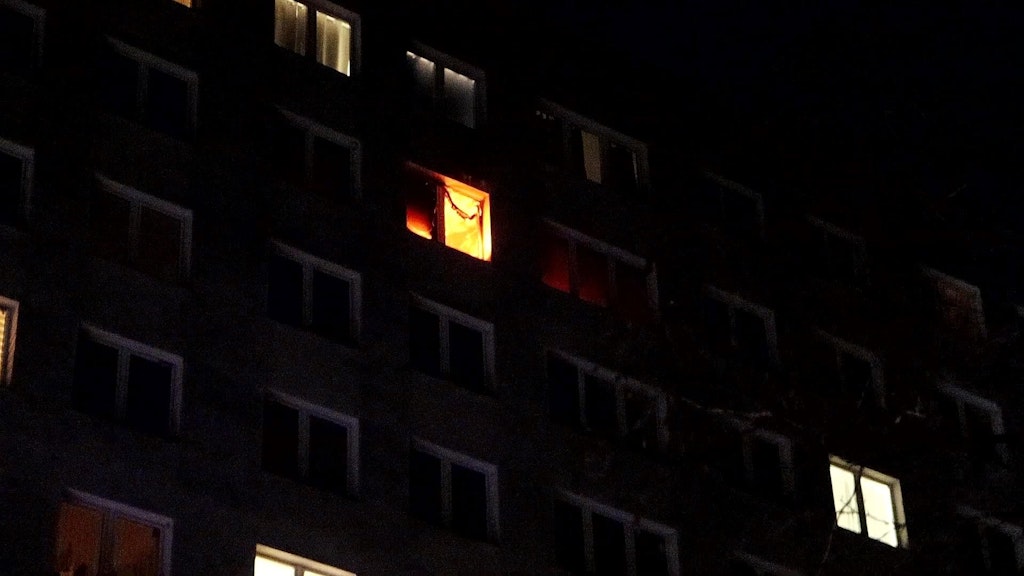 In Köpenick standen Möbel in der neunten Etage eines Hochhauses in Flammen.