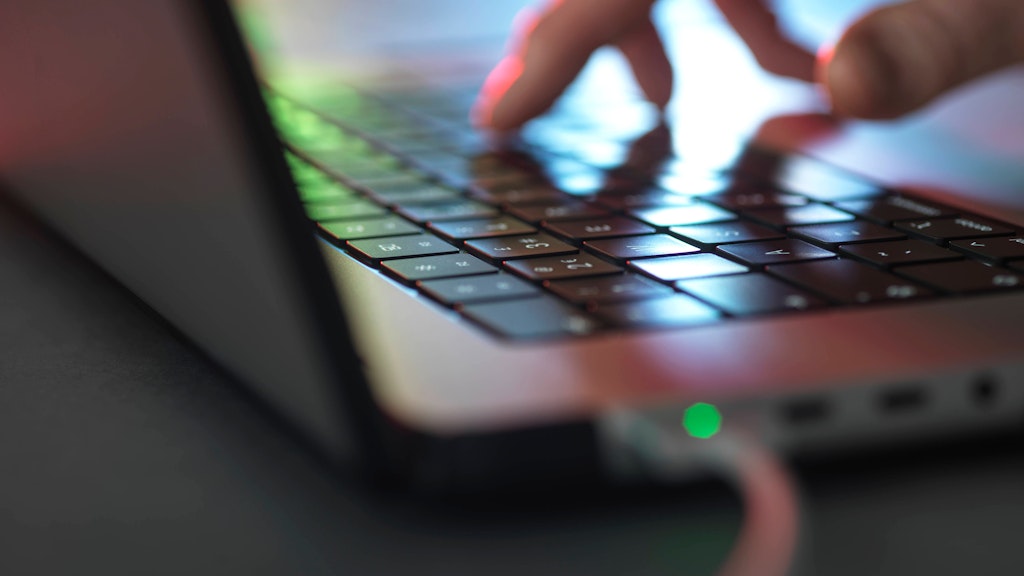 Auf vielen Computern werden Sätze wie „Zwölf Boxkämpfer jagen Viktor quer über den großen Sylter Deich“ eingesetzt, um Schriftarten darzustellen.