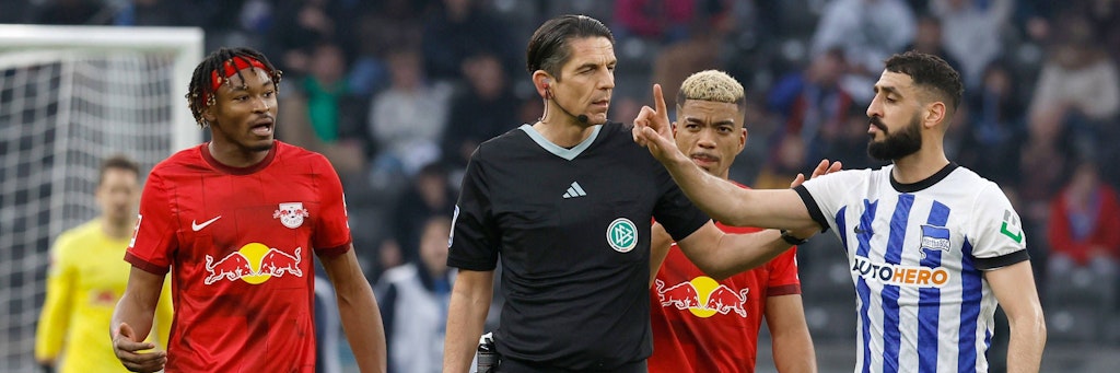 Schiedsrichter Deniz Aytkin pfiff Hertha zuletzt beim 0:1 gegen RB Leipzig und brachte einige Spieler, vor allem aber den damaligen Trainer Sandro Schwarz auf die Palme.