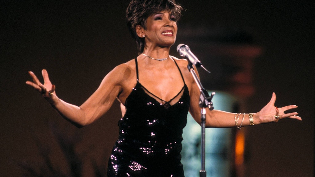 Shirley Bassey bei ihrem Auftritt in der DDR (1987): Auch sie war im Kessel Buntes zu sehen.