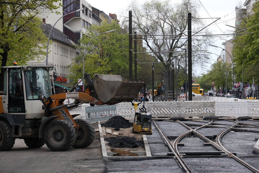 Bauarbeiten im Mai in Berlin an der Straßenbahntrasse in Moabit und an der Turmstraße. 
