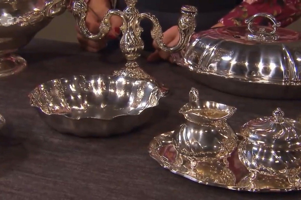 Ein ganzes Silber-Konvolut soll bei „Bares für Rares“ den Besitzer wechseln.