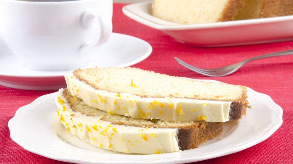 Der Eierlikör-Kuchen gelingt mit diesem Rezept auch Backanfängern.