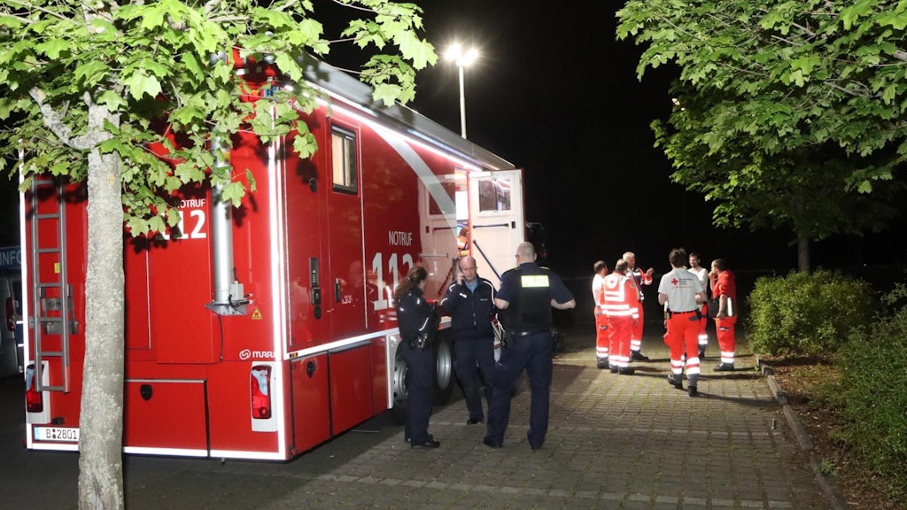 Einsatzkräfte von Polizei, Feuerwehr und DRK waren vor Ort.