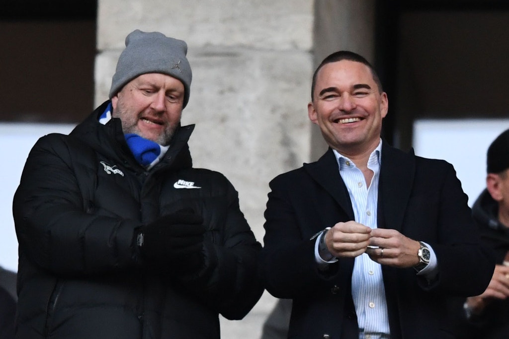 Hertha-Präsident Kay Bernstein kritisierte Ex-Finanz-Boss Ingo Schiller (l.) aufgrund der extremen finanziellen Schieflage des Vereins und hatte auch einen Abschiedsgruß für Lars Windhorst (r.) parat.