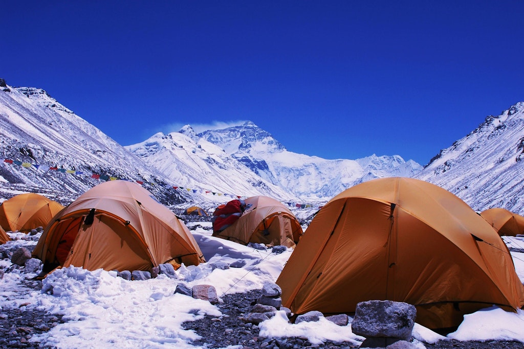 Jahr für Jahr stellen sich viele Bergsteiger der Herausforderung, den Mount Everest zu besteigen. 