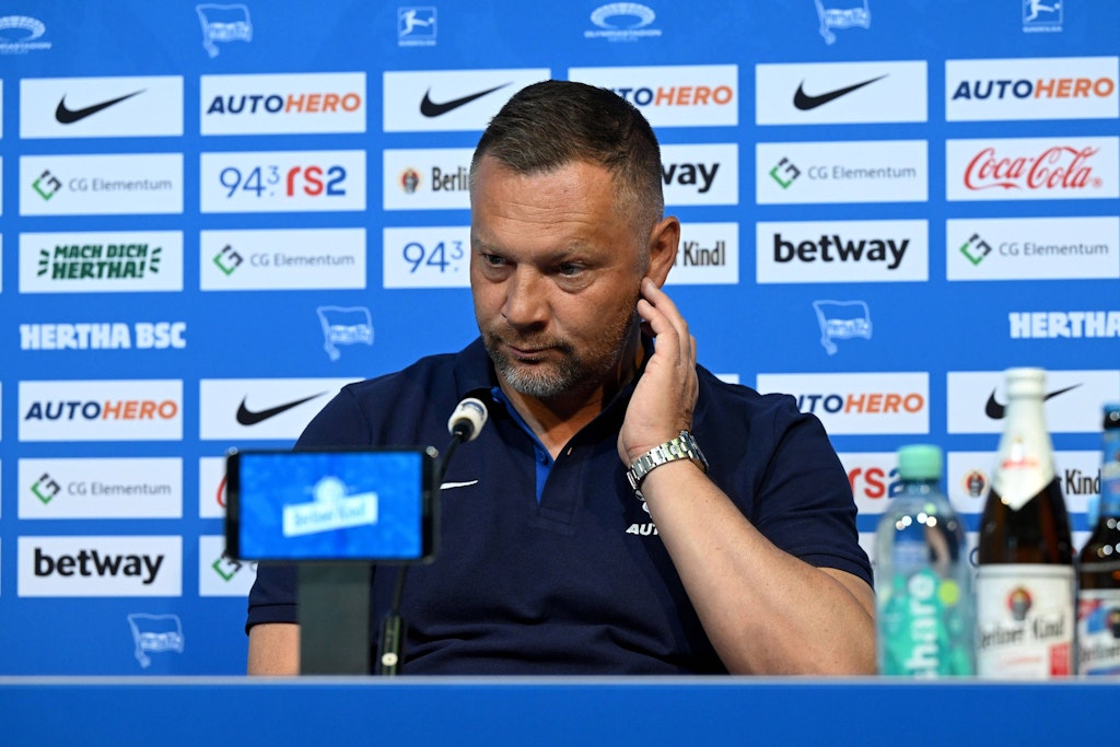 Pal Dardai (47) vergeht das Lachen, wenn er über die schwankenden Leistungen der Profis von Hertha BSC spricht. 