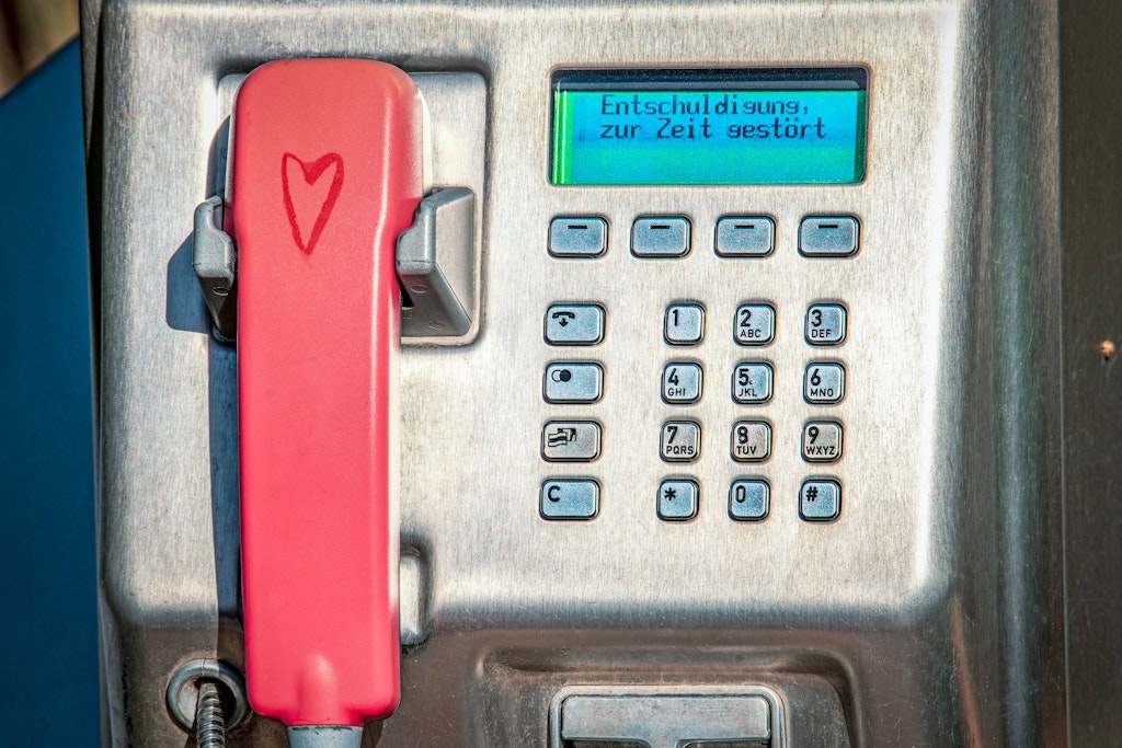 Öffentliche Telefone werden immer seltener - doch das in Stockholm wird sicherlich noch lange erreichbar sein, auch wenn nur selten jemand anruft.