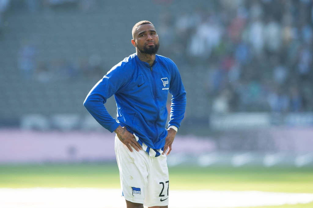 So traurig schaute Kevin-Prince Boateng nach dem Abpfiff. Abgestiegen zum Karriereende mit seiner Hertha.