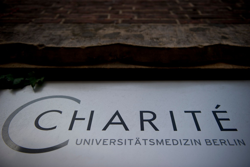Eine der Journalistinnen musste in der Berliner Charité behandelt werden.