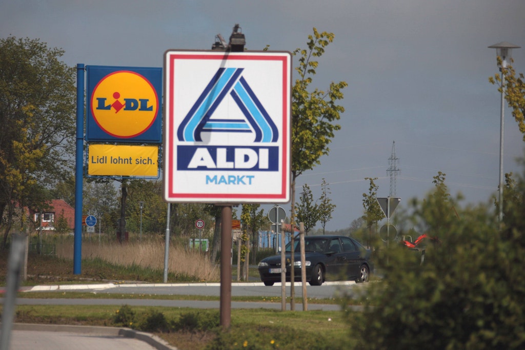 Millionen Kunden, die bei Discountern einkaufen, sind von der Änderung betroffen.