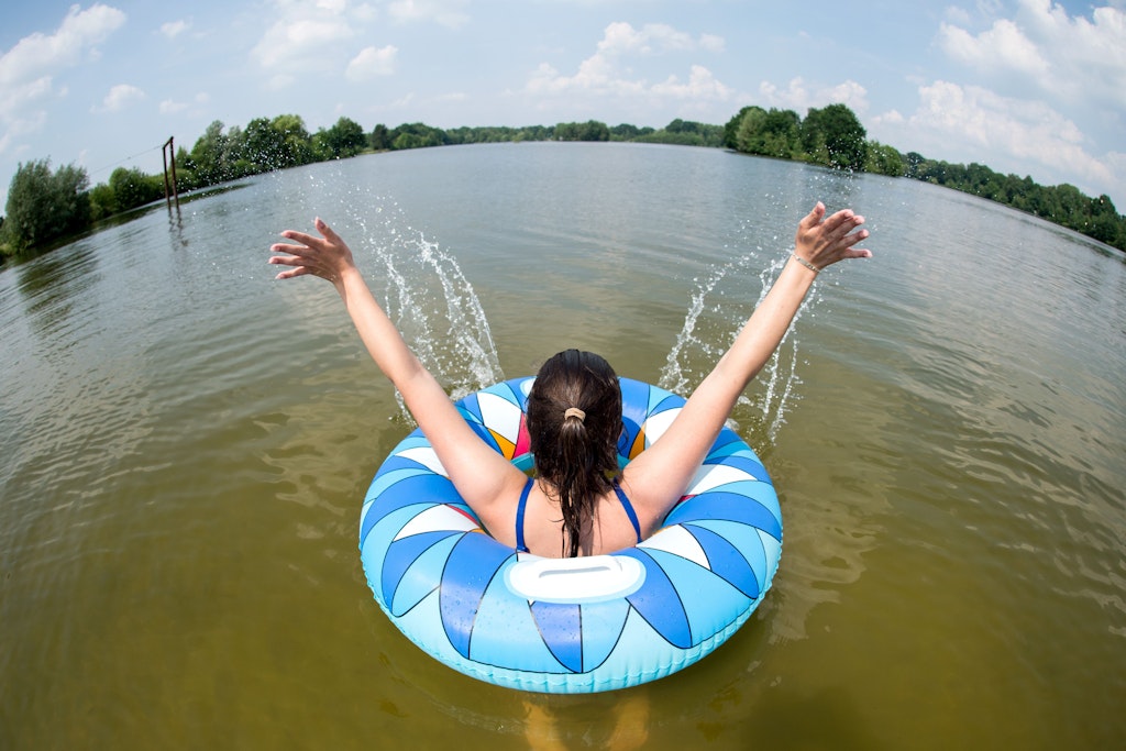 Abkühlen im Badesee: Das klappt kommende Woche auch bei angenehmen Temperaturen.