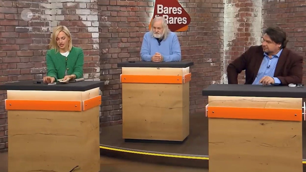 Für 1000 Euro kauft „Bares für Rares“-Händlerin Lisa Nüdling den Anhänger.