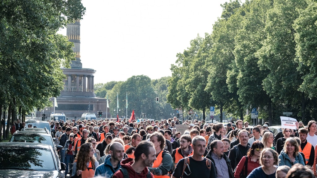 Hunderte Menschen haben sich am Mittwoch mit den Aktivisten der Letzten Generation solidarisiert. 