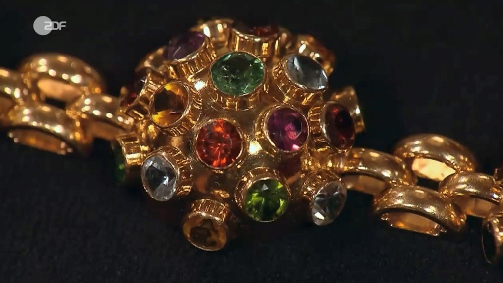 Der Schmuck bei „Bares für Rares“ funkelt in den verschiedensten Farben.