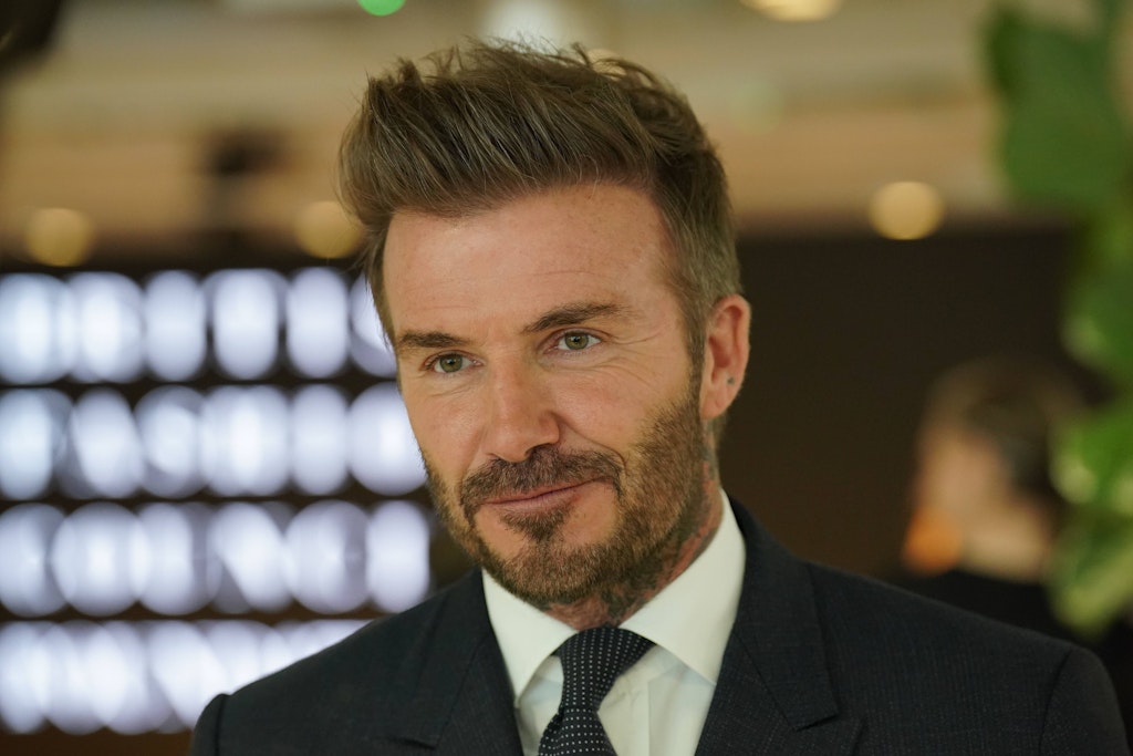 David Beckham hat seine eigene Beauty-Routine und eifert seiner Frau Victoria nach.