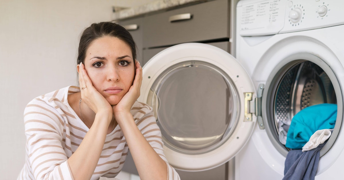 Wäsche stinkt nach dem Waschen: Der Grund – und was man tun kann
