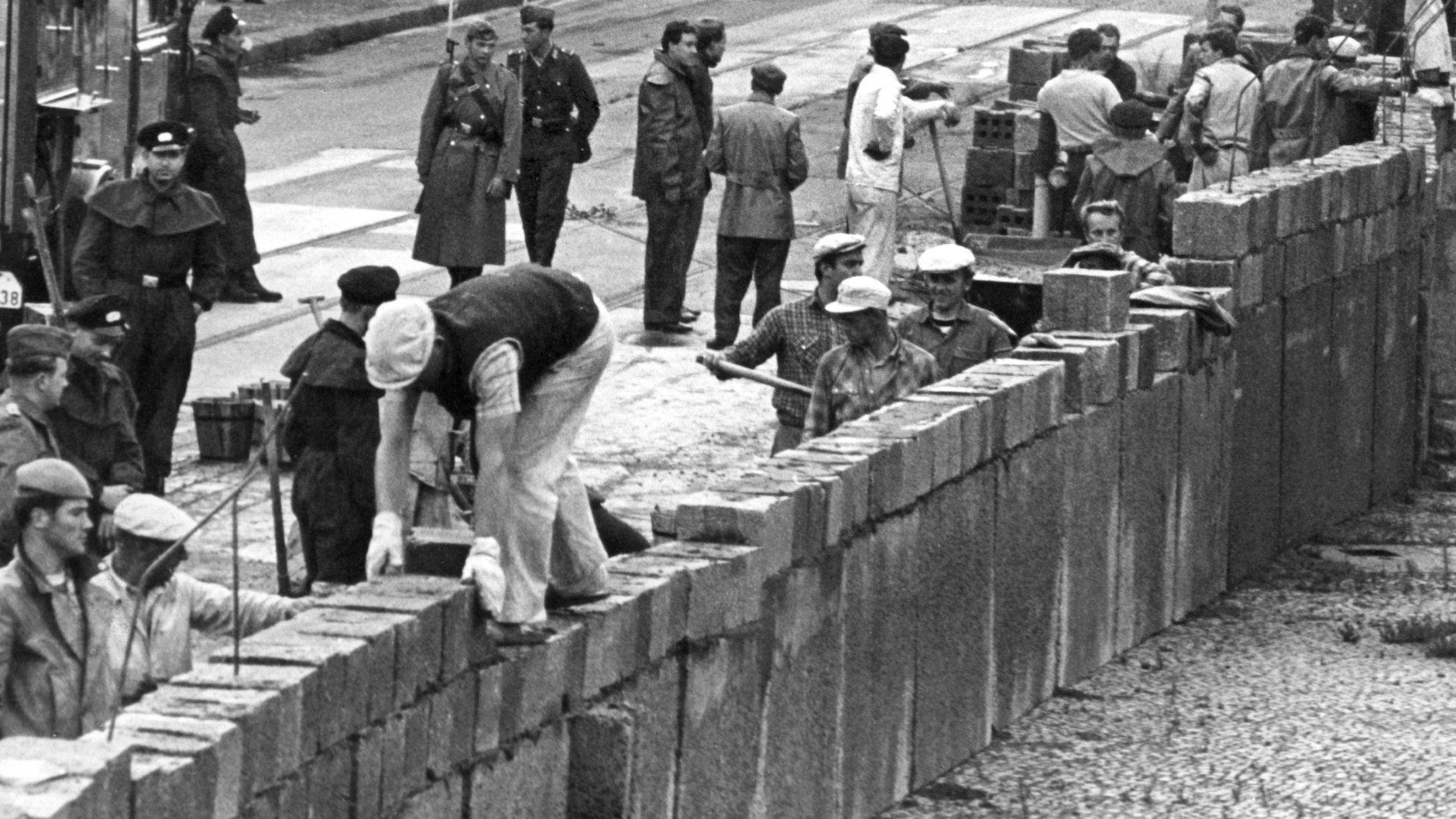 Am 13. August 1961 wurde mit dem Bau der Berliner Mauer begonnen. aktuell wird an den traurigen Jahrestag erinnert.