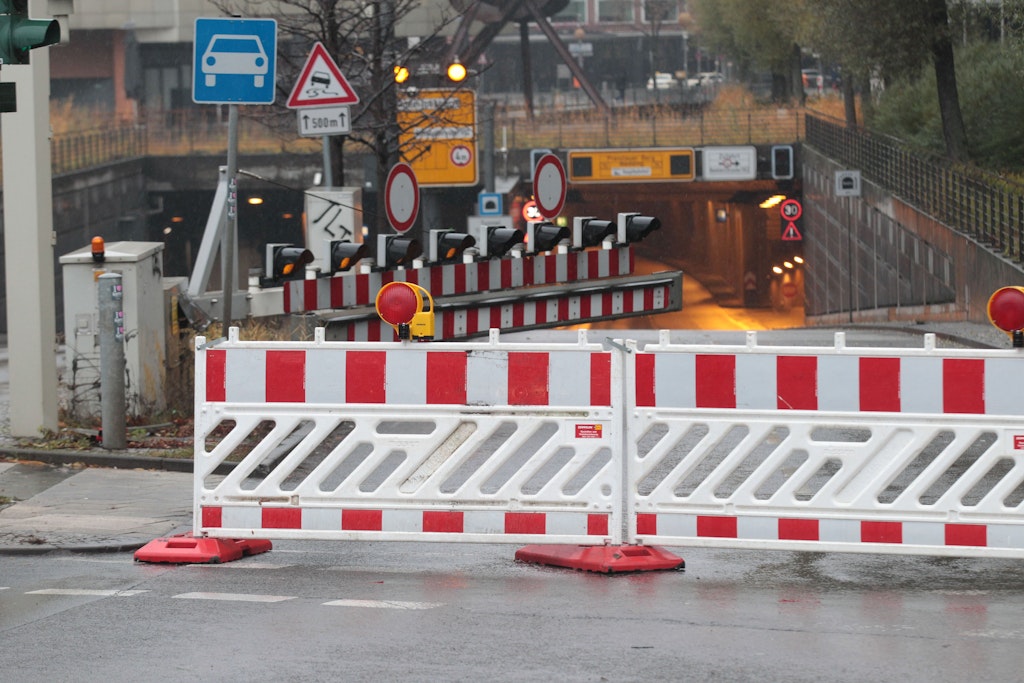 Staugefahr-Tiergartentunnel-wieder-dicht-Busse-werden-umgeleitet