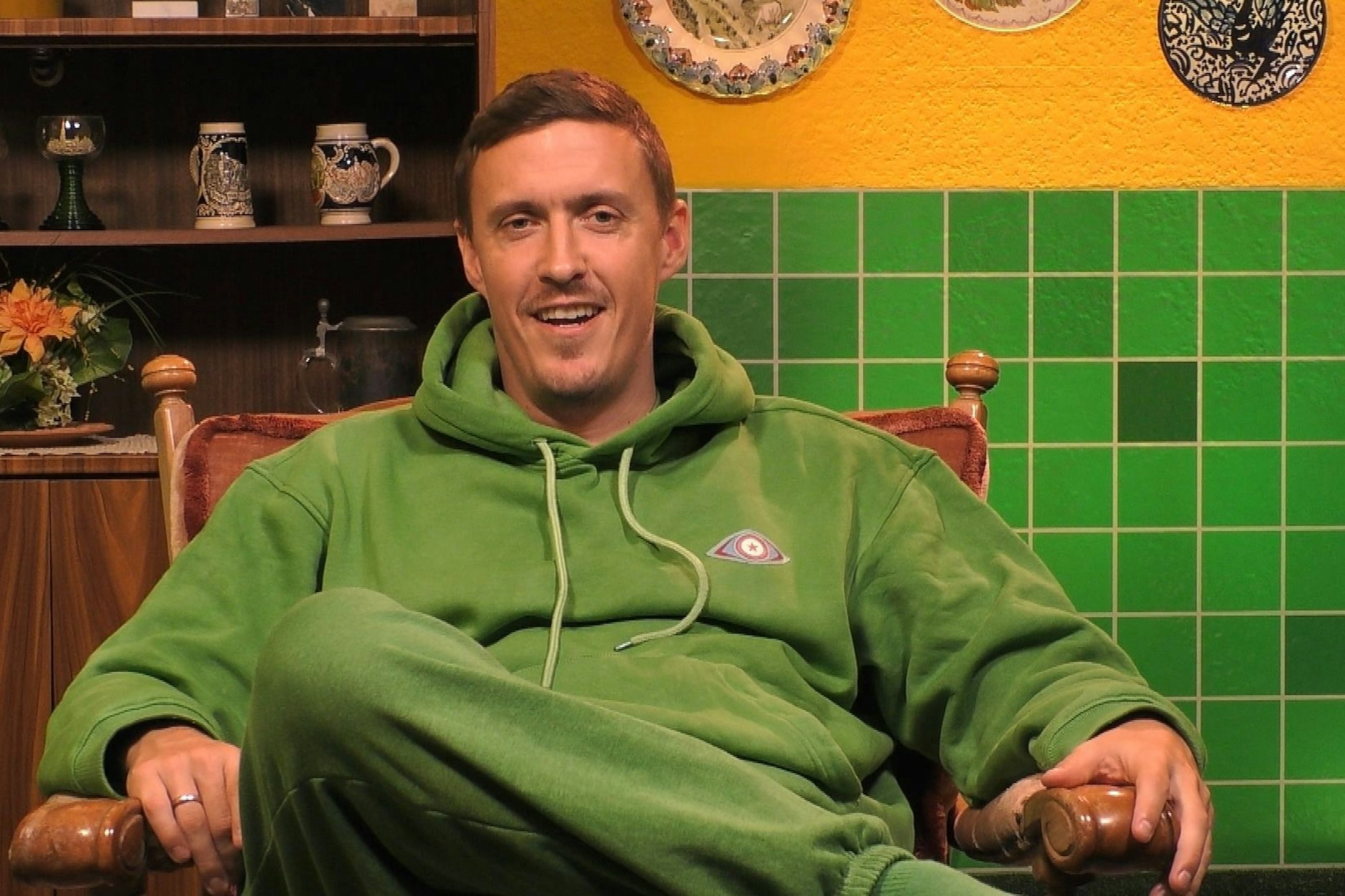 Ex-Fußball-Profi Max Kruse (37) nahm zuletzt bei „Promi Big Brother“ teil und plauderte dort aus dem Nähkästen, wie viele Millionen er beim VfL Wolfsburg kassierte.