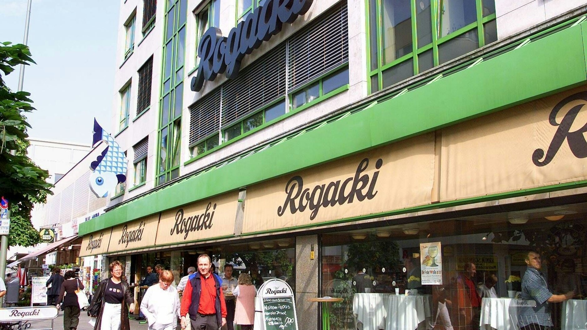 Das Geschäft von Feinkost-König Dietmar Rogacki ist weit über die Grenzen Berlins hinaus bekannt. Jetzt ist der Unternehmer tot.