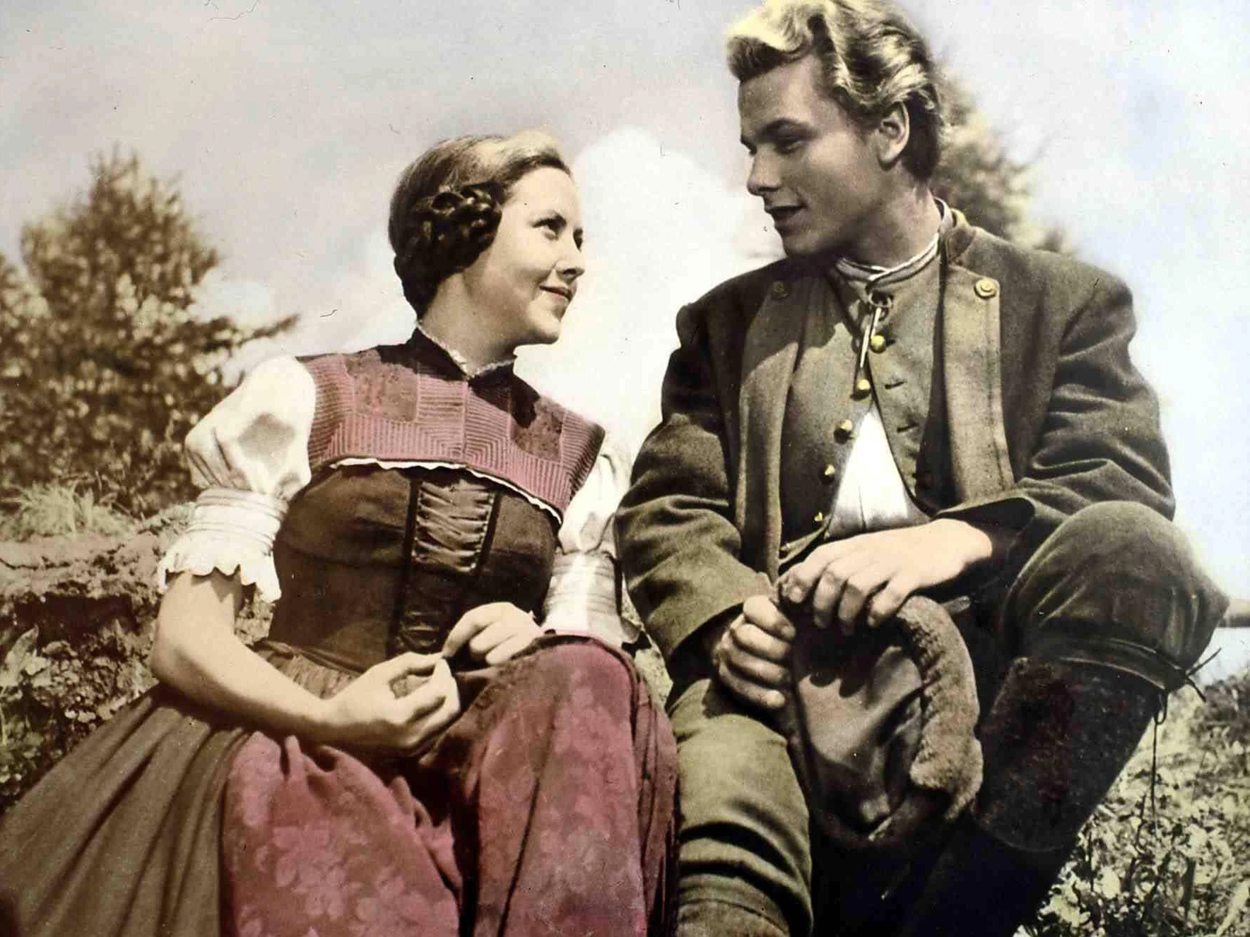 Die Hauptfiguren in „Das kalte Herz“ aus der DDR: Der arme Koehler Peter Munk (Lutz Moik) will nur Geld und Reichtum. Da ist ihm Lisbeths (Hanna Rucker) Liebe eher hinderlich.