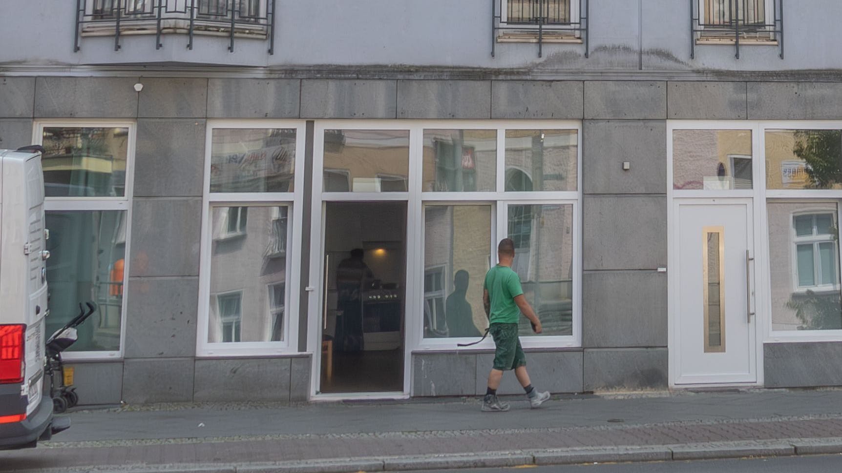 Das Horrorhaus von Köpenick: Dies ist eines der umgebauten Ladenlokale, in denen Flüchtlinge und Obdachlose untergebracht wurden.