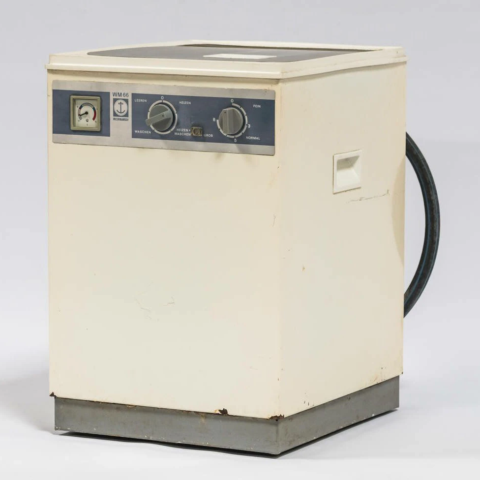 Die Waschmaschine WM 66 war Kult in der DDR. Allerdings bot sie längst nicht den Komfort der heutigen Haushaltsgeräte.