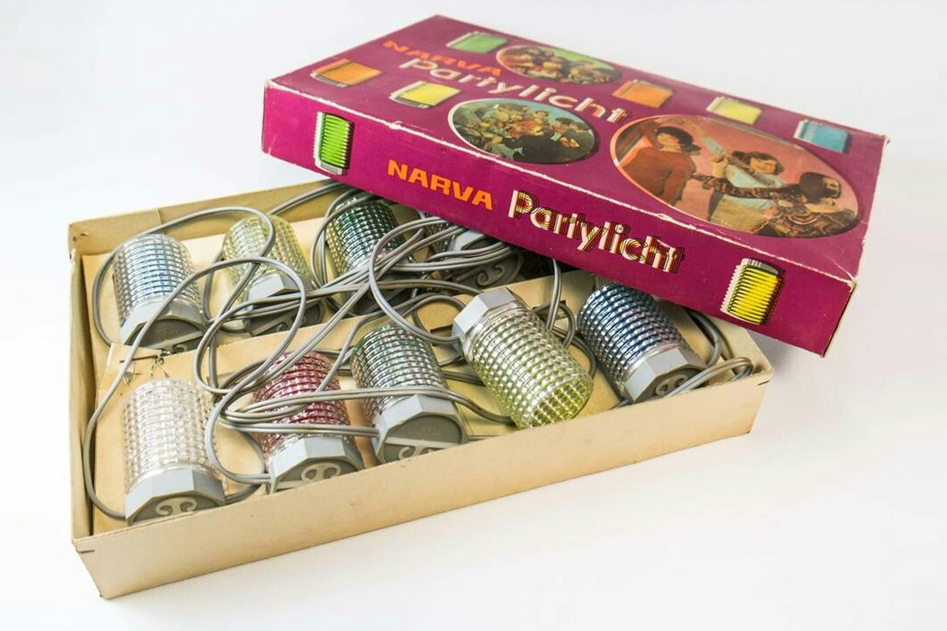 Kein Grillabend ohne Partylicht: Diese Lichterkette von NARVA sorgte auf jeder Familienfeier und auf jeder Grillparty in der DDR für die richtige Atmosphäre.