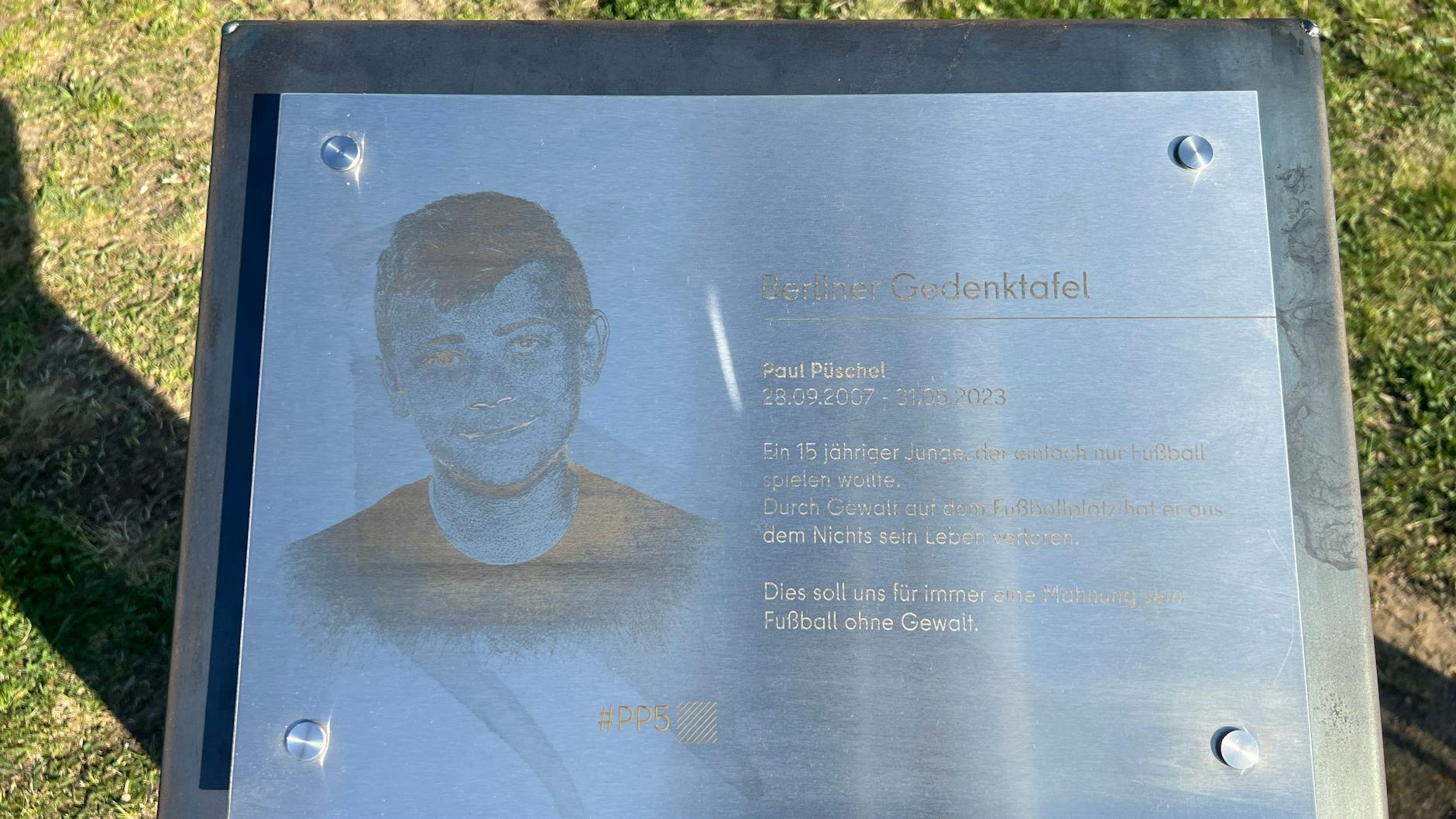 Die Gedenkstele für Paul Püschel