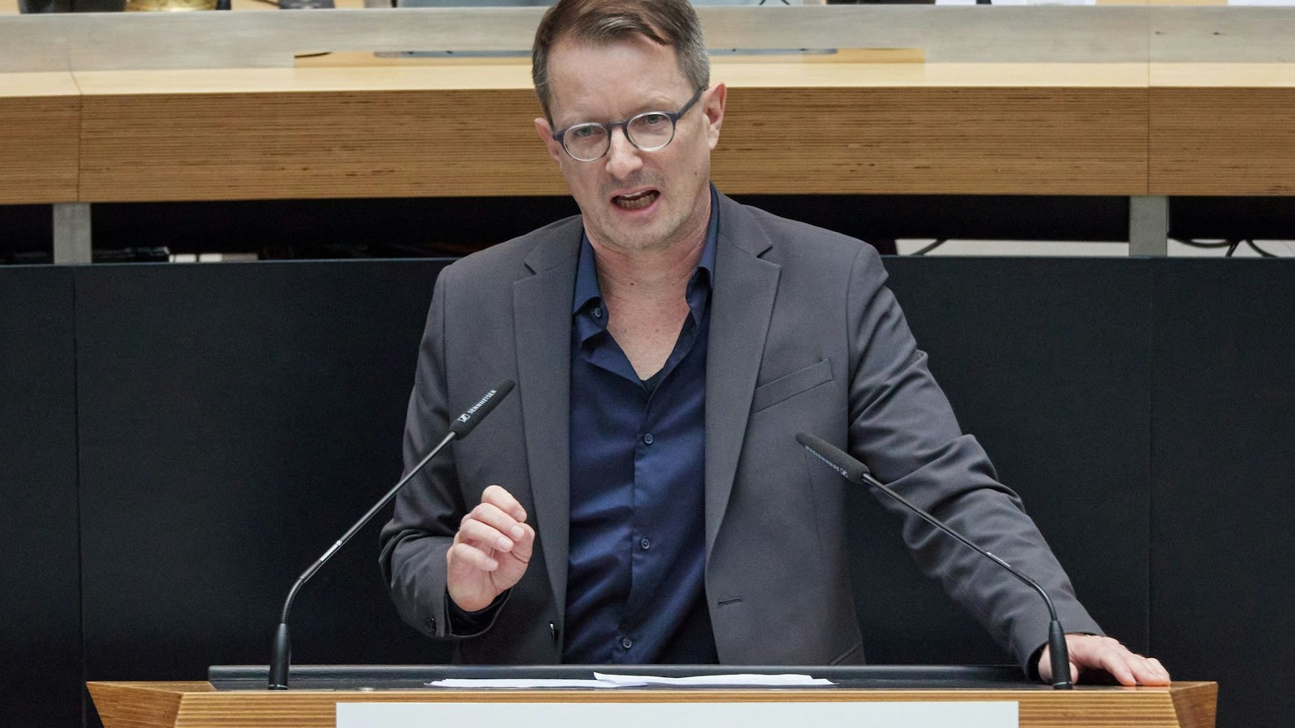 Alexander King (fraktionslos) kritisiert die Umbenennung der Mohrenstraße.