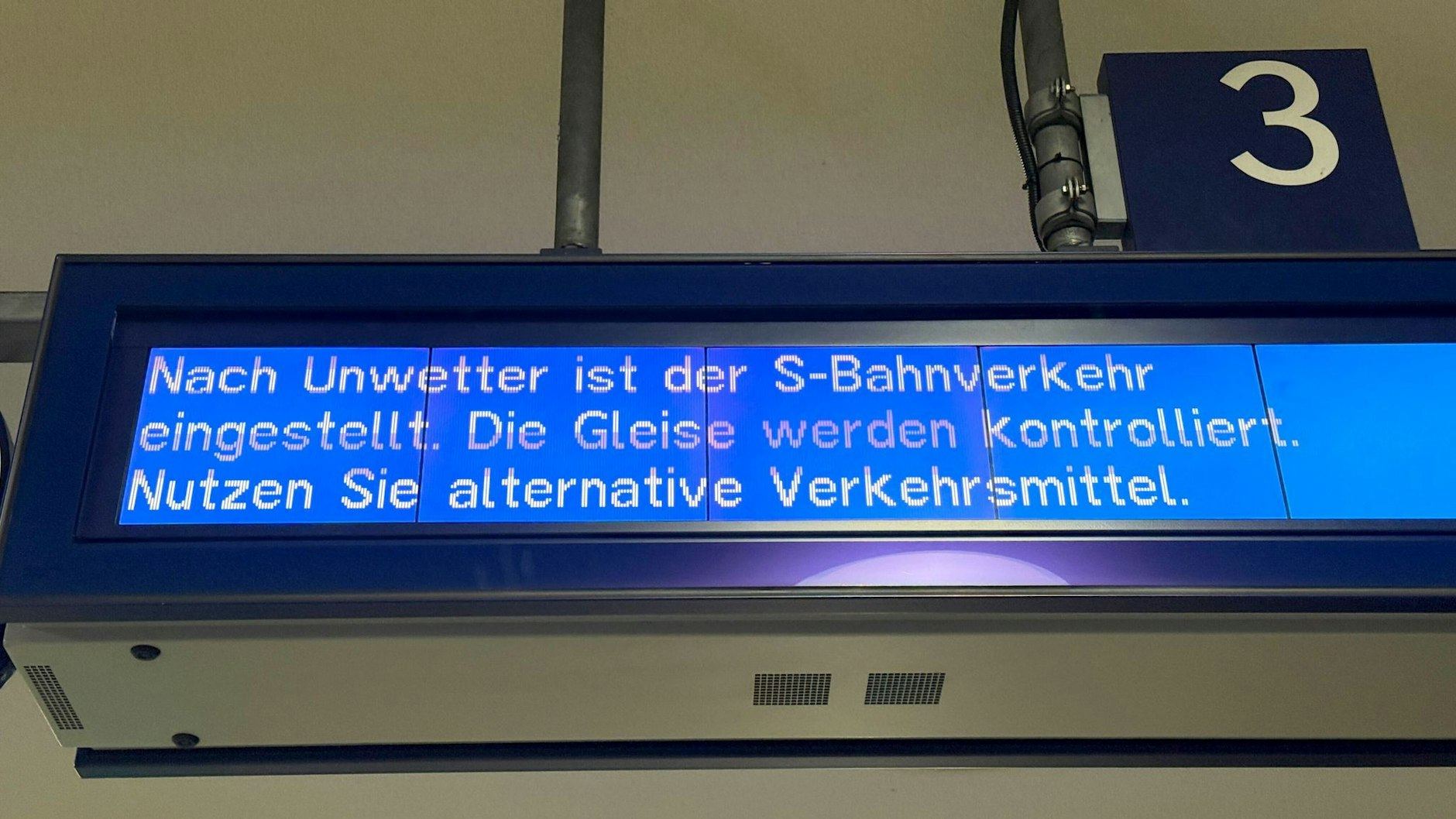 Fahrgäste der S-Bahn hatten in den vergangenen Wochen sowieso nicht viel Glück: Zweimal wurde wegen Unwetter der Verkehr im kompletten Netz eingestellt.