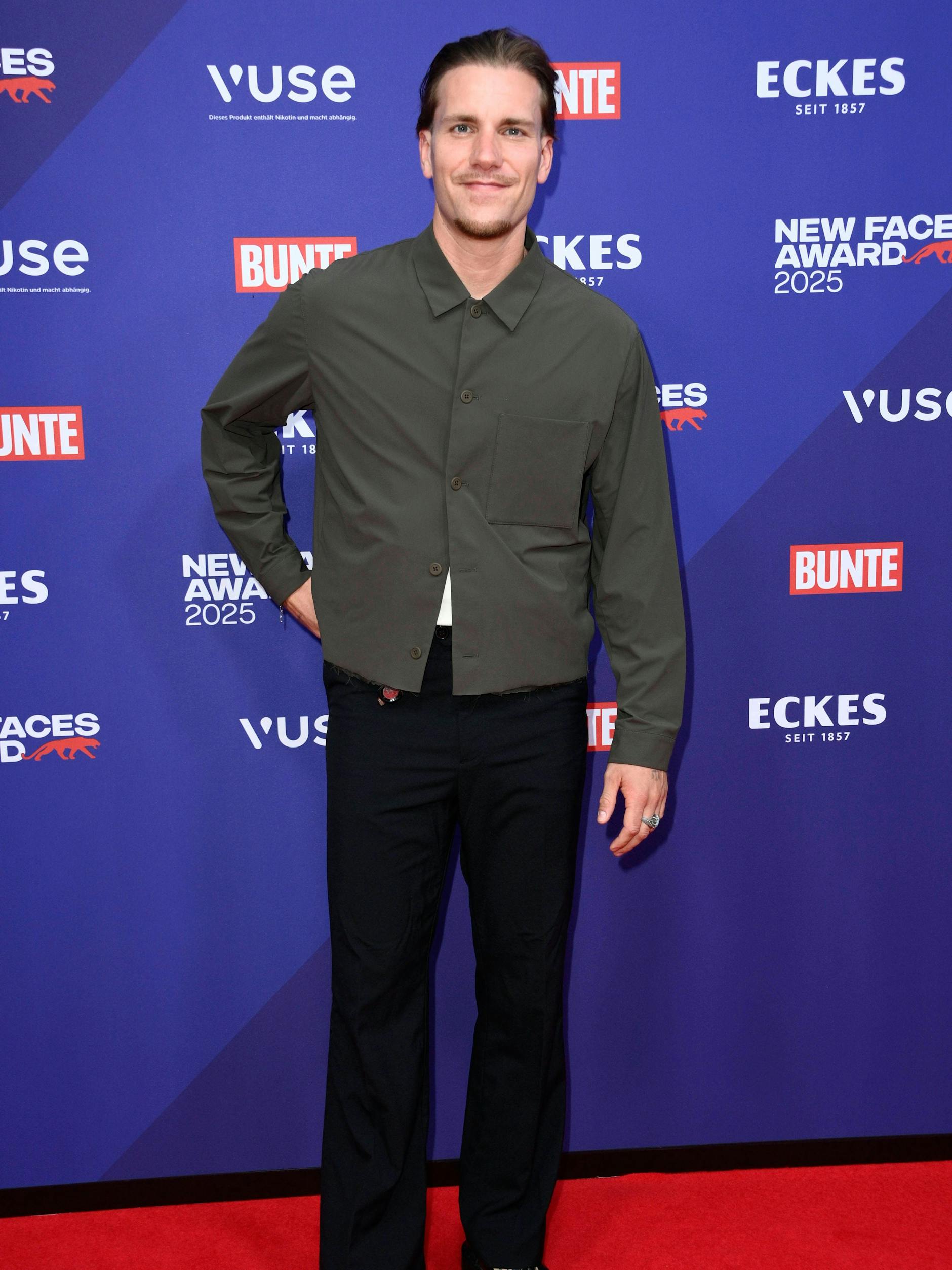 Felix Stein beim Bunte New Faces Award im Juli 2025 - der Berliner hat schon Red-Carpet-Erfahrung.