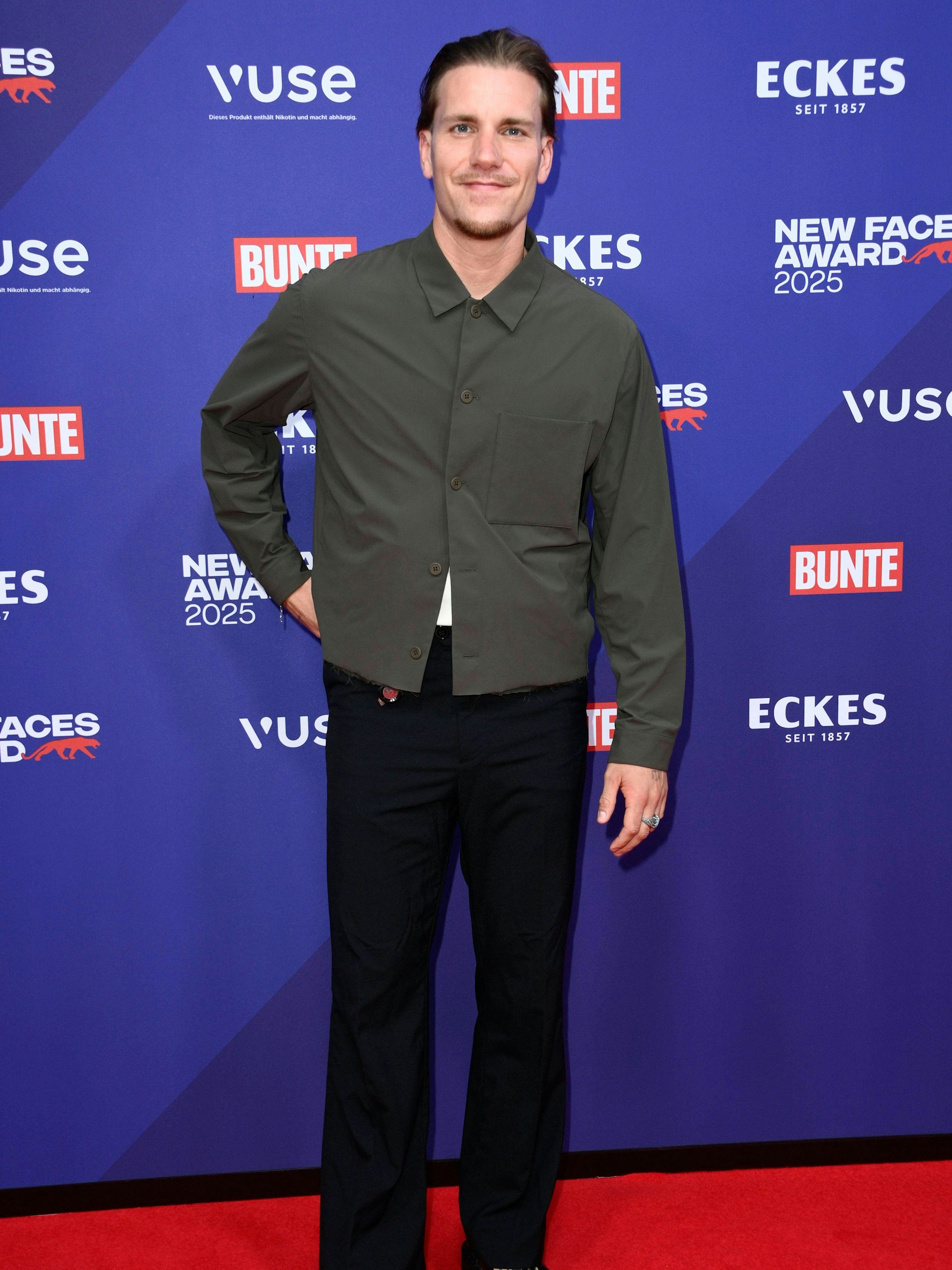 Felix Stein beim Bunte New Faces Award im Juli 2025 - der Berliner hat schon Red-Carpet-Erfahrung.