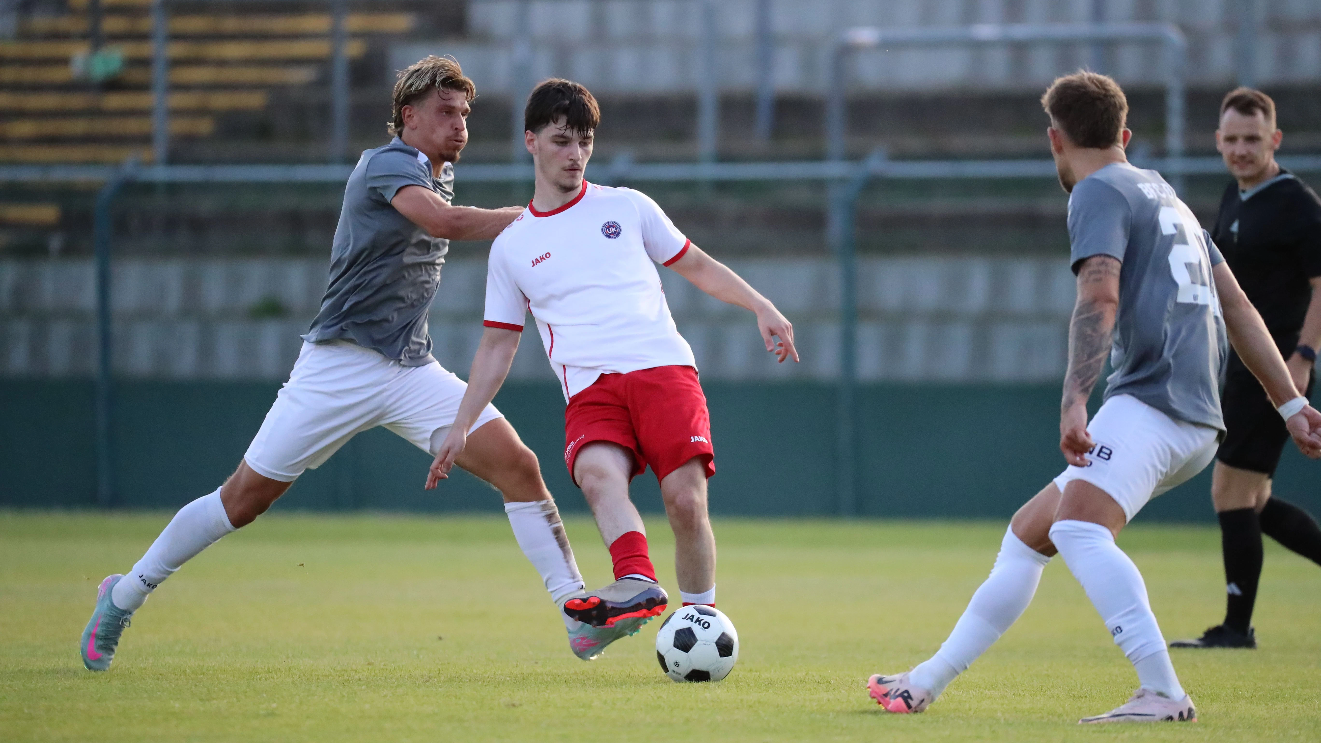 Die BFC-Zugänge Leander Fritzsche (l.) und Leandro Putaro konnten gegen Union Klosterfelde auch keine Torgefahr erzeugen.