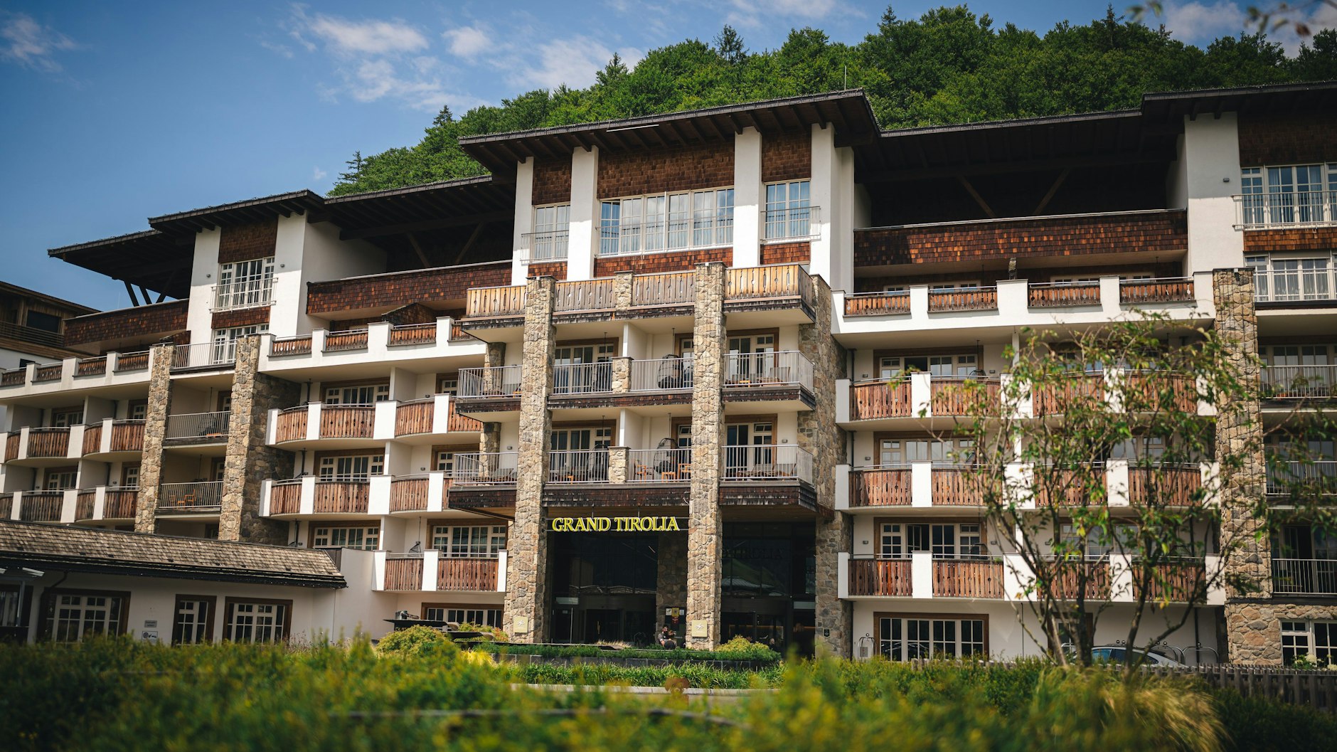 In diesem Nobel-Hotel übernachtet das Hertha-Team während des Trainingslagers in Kitzbühel.