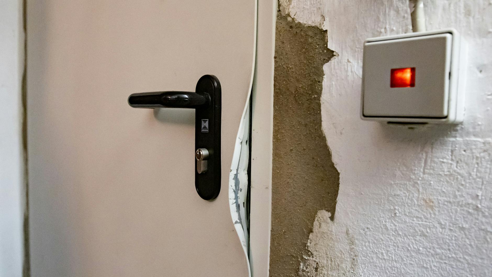 Einbruchspuren an der Kellertür sind nich immer zu sehen.