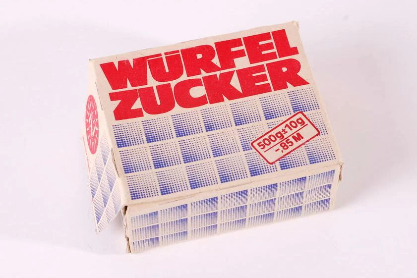 Auch Würfelzucker fehlt den Machern des DDR Museum Berlin in der Sammlung. Sie haben so eine Packung im Keller? Dann machen Sie das Museum glücklich!