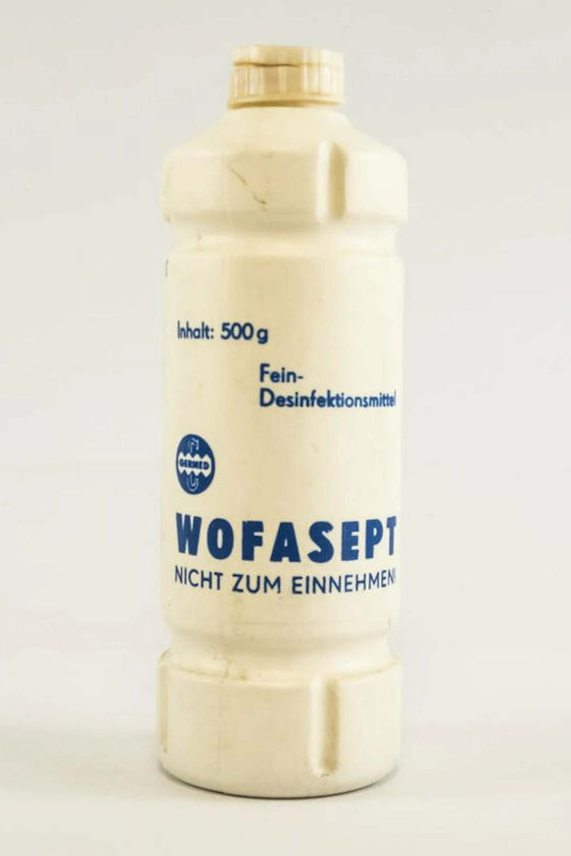 Kennen Sie noch Wofasept? Das Reinigungs- und Desinfektionsmittel haben viele noch heute in der Nase - und verbinden es mit dem typischen Geruch der DDR.