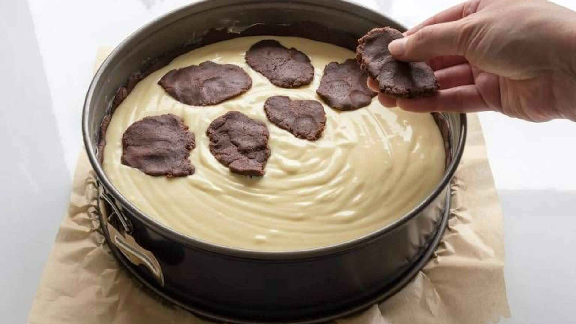 Der Kleckselkuchen erinnert wegen seiner Optik an den russischen Zupfkuchen.