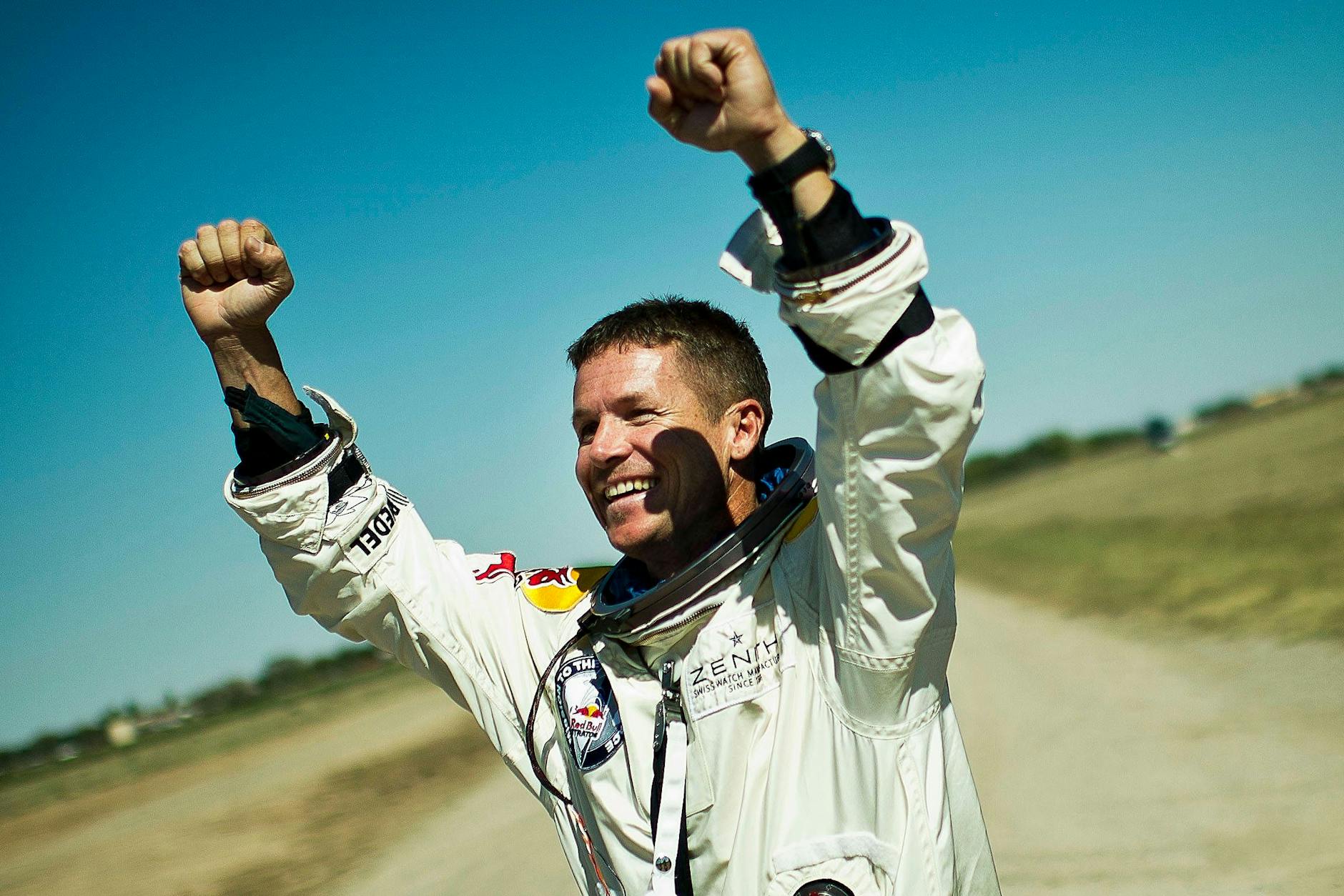 Im Oktober 2012 durchbrach Felix Baumgartner bei einem Sprung aus der Stratosphäre als erster Mensch die Schallmauer.
