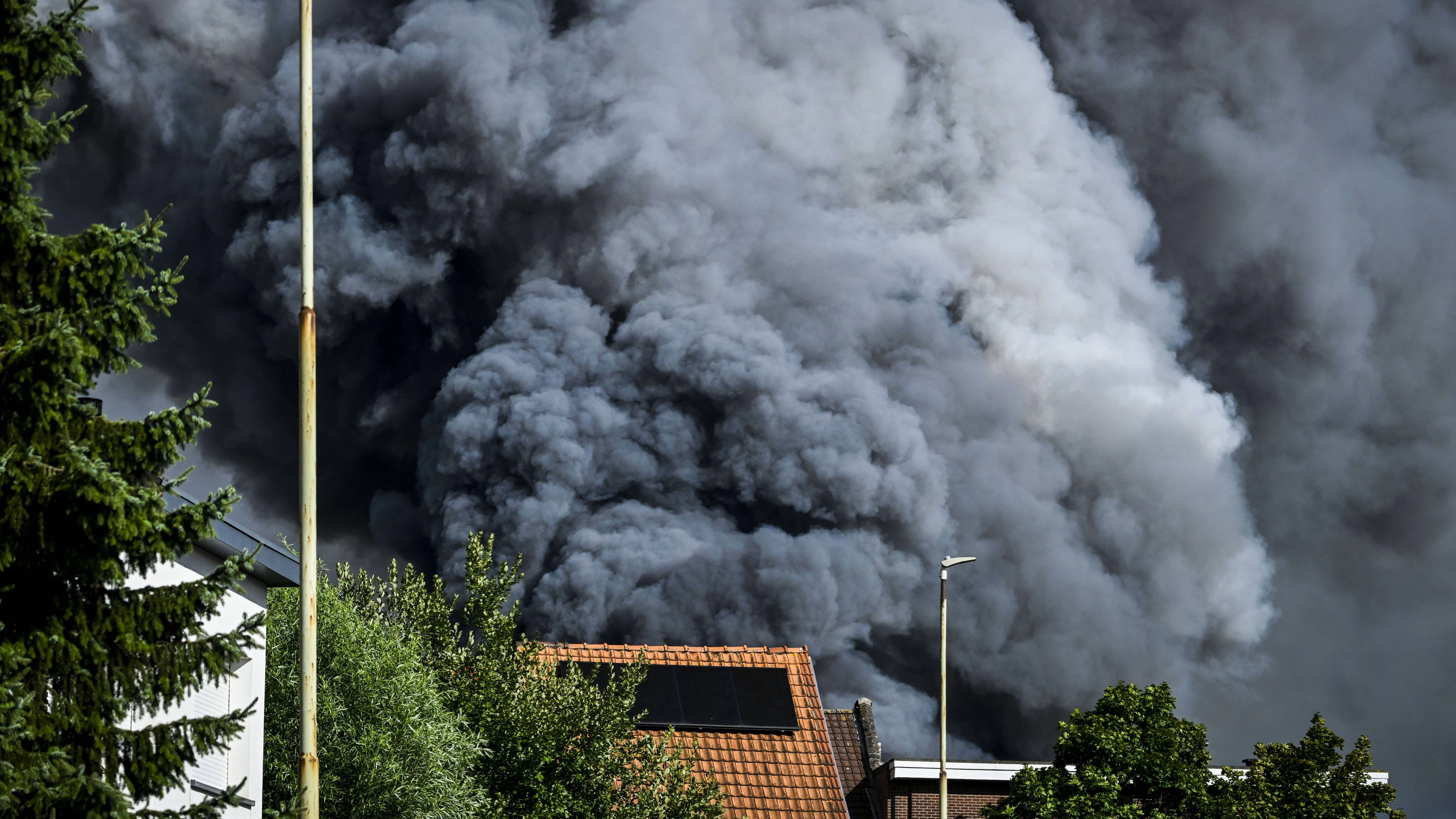 Die Hauptbühne des Tomorrowland war am Mittwoch bei einem verheerenden Feuer vollständig abgebrannt.