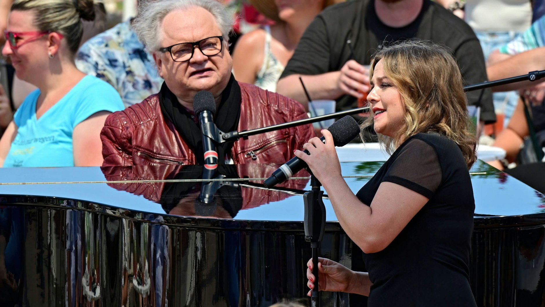 Zum 40. Jubiläum von „Dein ist mein ganzes Herz“: Heinz Rudolf Kunze (68) singt mit Annett Louisan (48) eine neue Version des Hits.