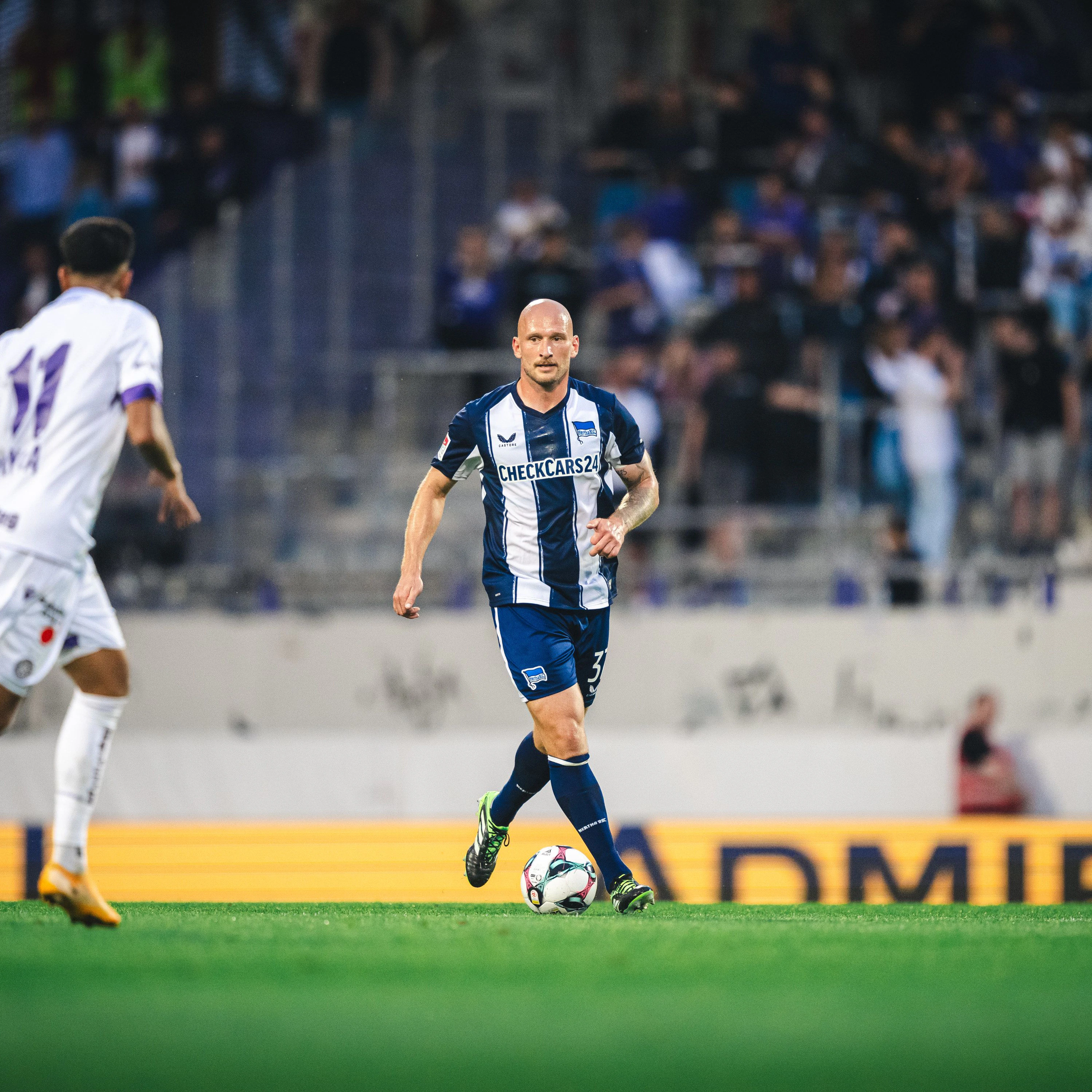 Beim 2:1-Test gegen Austria Wien spielte Toni Leistner 58 Minuten und knackte damit die 300er-Minuten-Marke in fünf Testspielen.